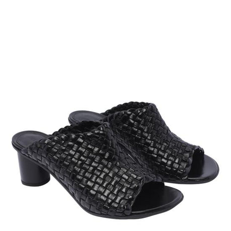 BOTTEGA VENETA Stylish Black Sandals for Women - 24SS Collection